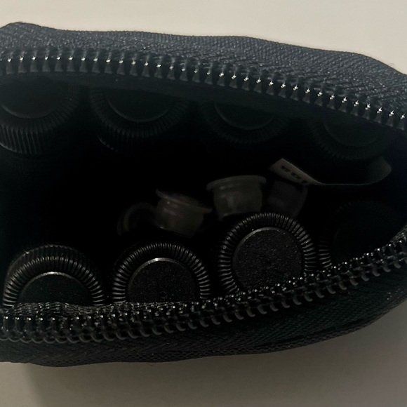 Doterra Keychain w/Mini Bottles (8) - Picture 3 of 6